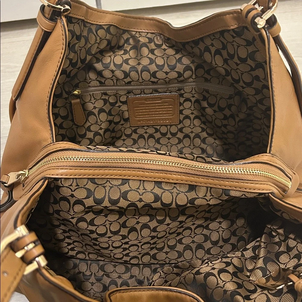 Coach Madison Carlyle Shoulder Bag in Tan